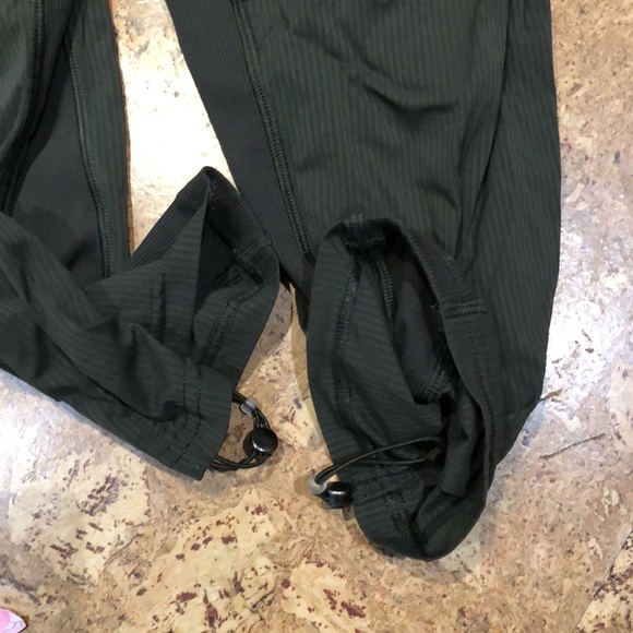 Lululemon cropped studio pants - Picture 3 of 6